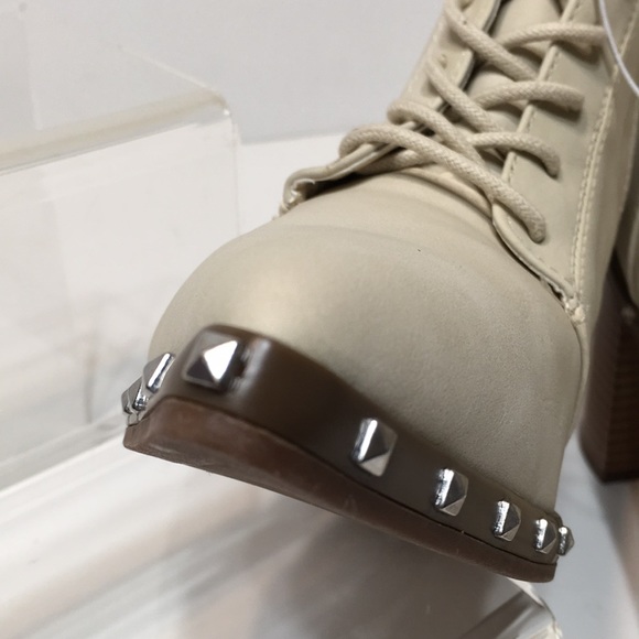 Cream crocodile boot Charles by Charles David lace up studded Duffy US 7 - Picture 13 of 13